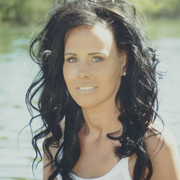 Meet your Posher, Brandee - Picture 1 of 1